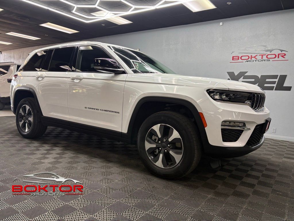2022 Jeep Grand Cherokee 4xe 4x4's photo