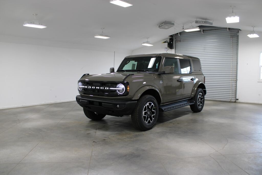 New 2026 Ford Bronco Outer Banks SUV