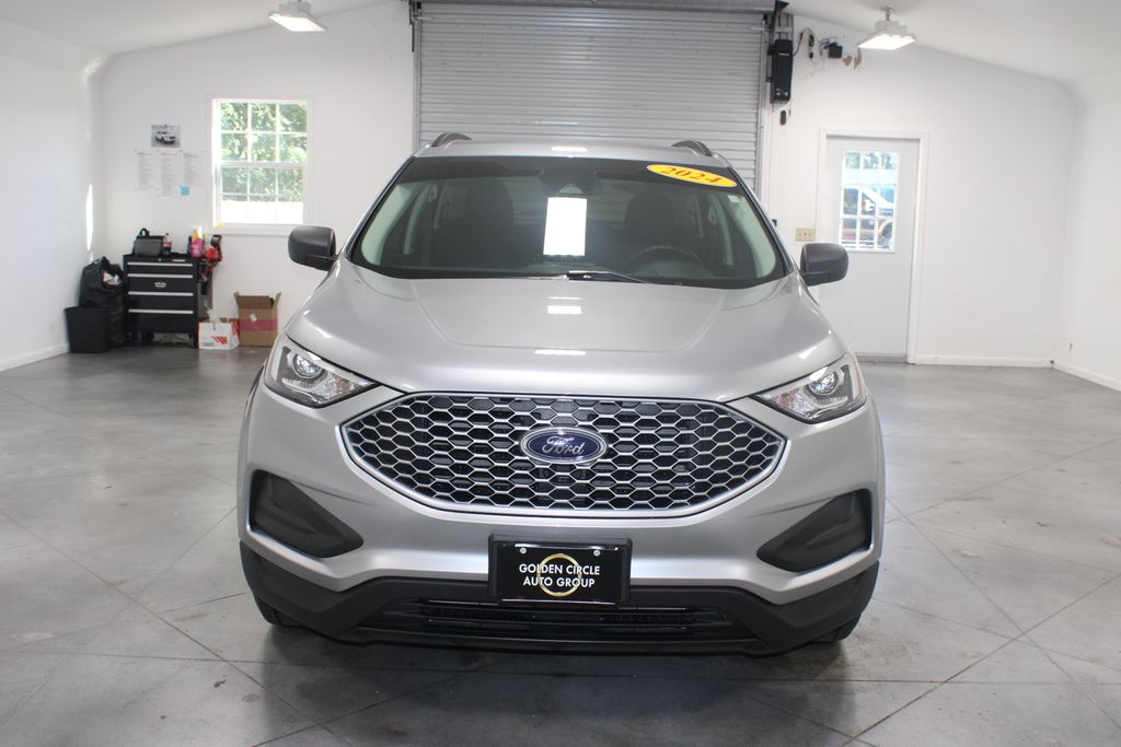 2024 Ford Edge SE photo 2