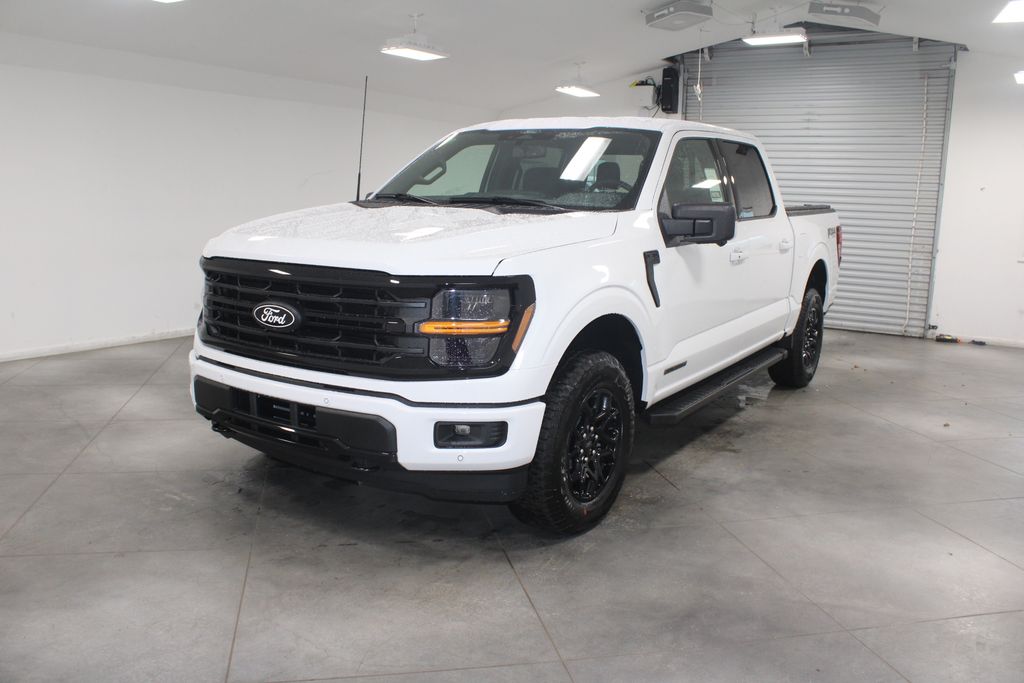 2025 Ford F-150 XLT photo 3