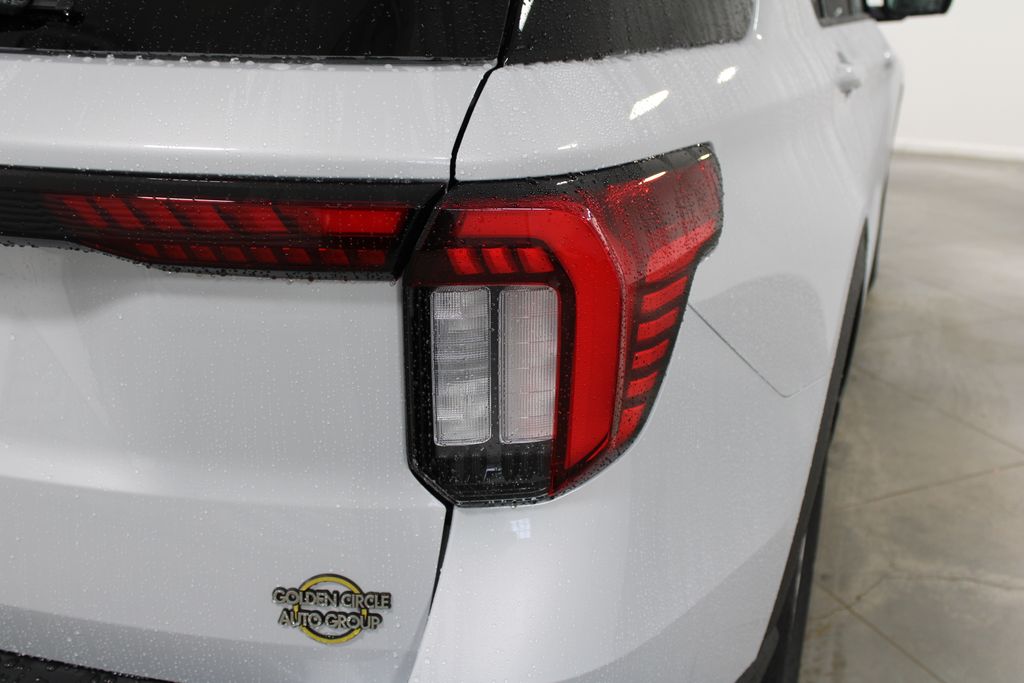 2026 Ford Explorer Active - Photo 11