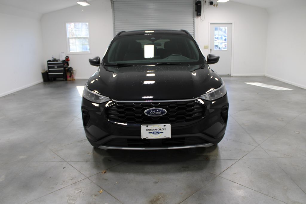 2025 Ford Escape Hybrid ST-Line photo 2