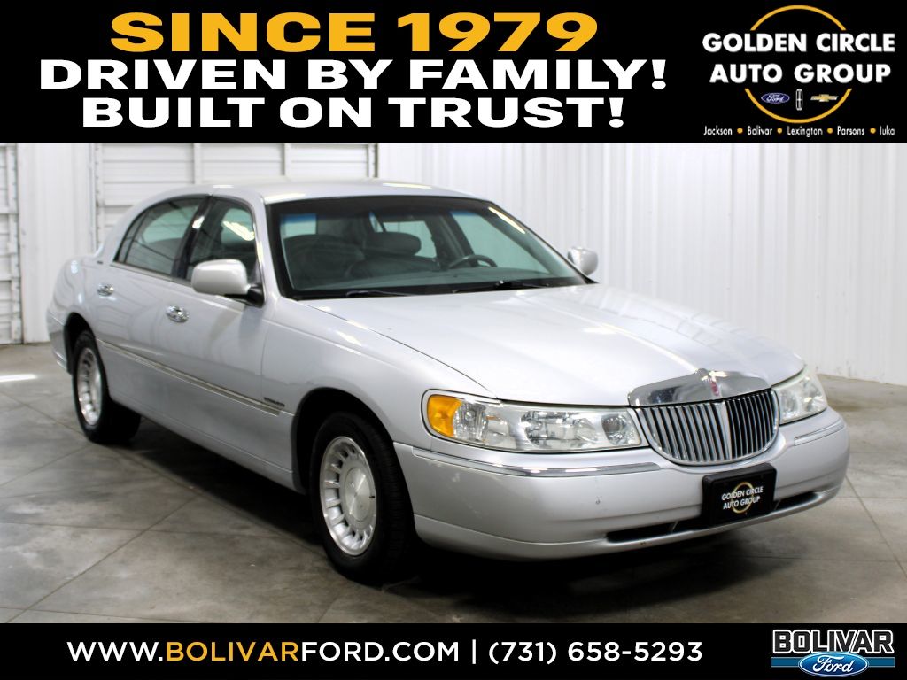2002 Lincoln Town Car Executive