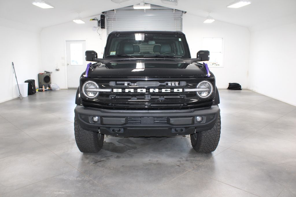 2022 Ford Bronco Outer Banks photo 2