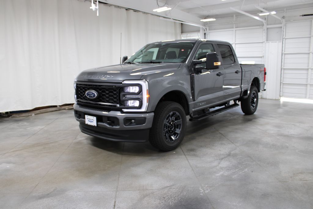 2025 Ford F-250 photo 3