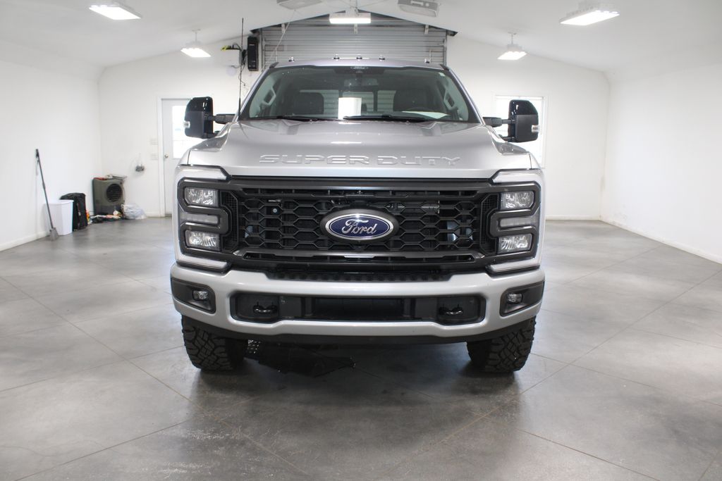 2024 Ford F-250 photo 2