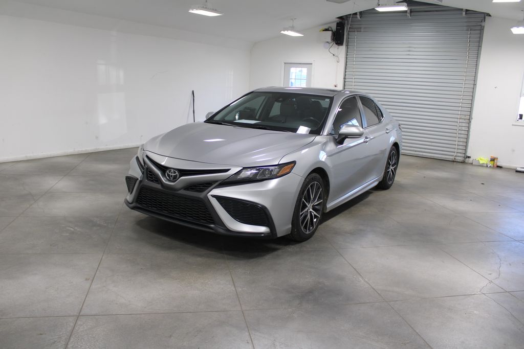2023 Toyota Camry SE photo 2