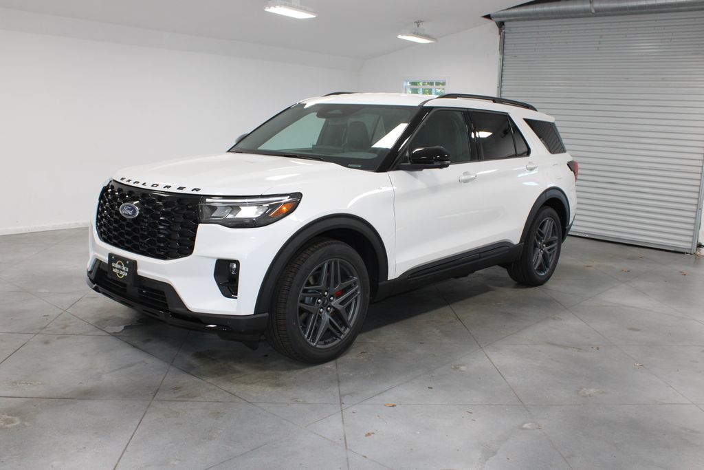 2025 Ford Explorer ST-Line photo 3