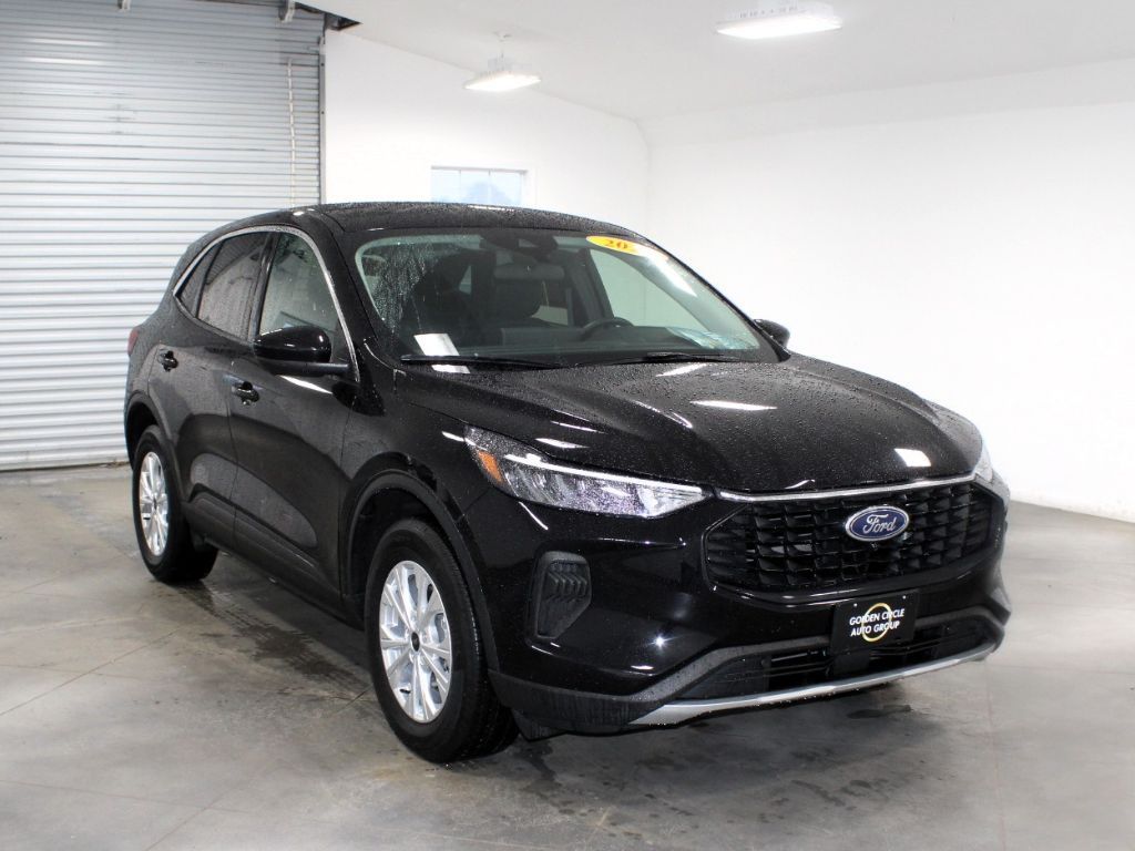 2023 Ford Escape Active's photo