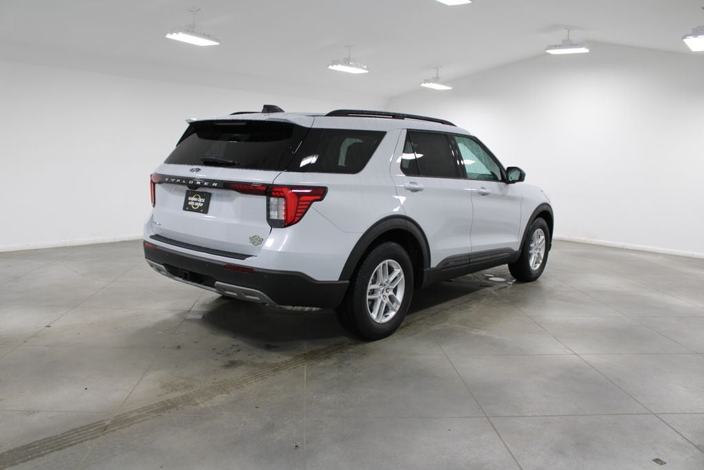 2026 Ford Explorer Active - Photo 8