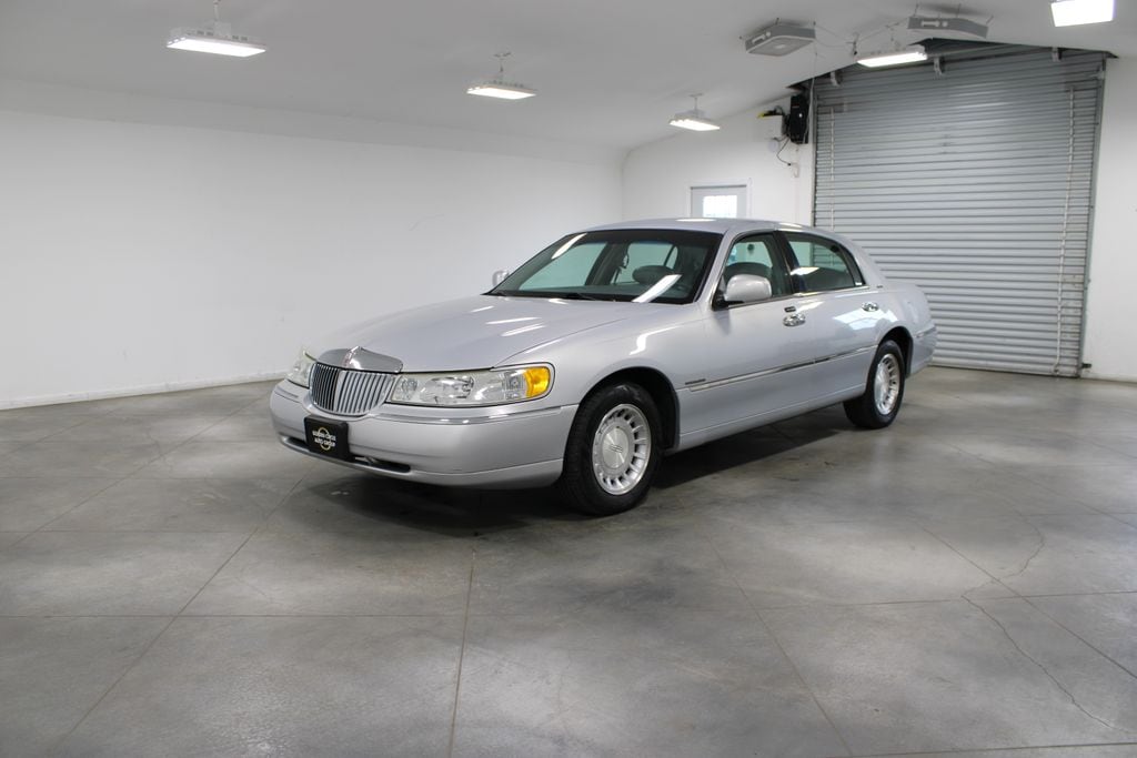 Used 2002 Lincoln Town Car Executive Sedan