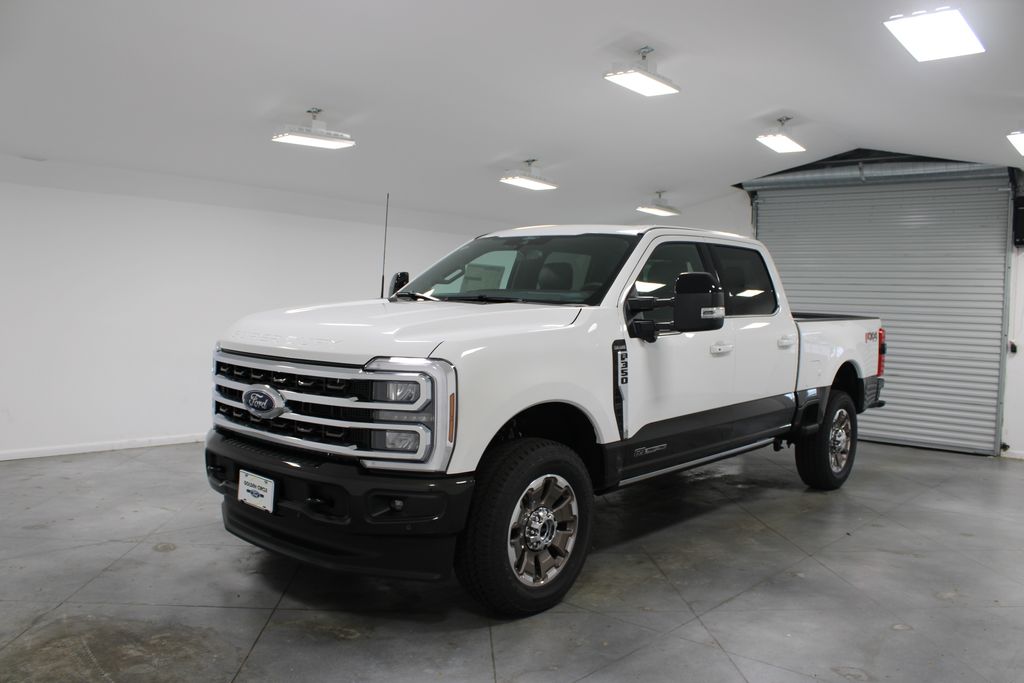 2025 Ford F-350 King Ranch photo 3
