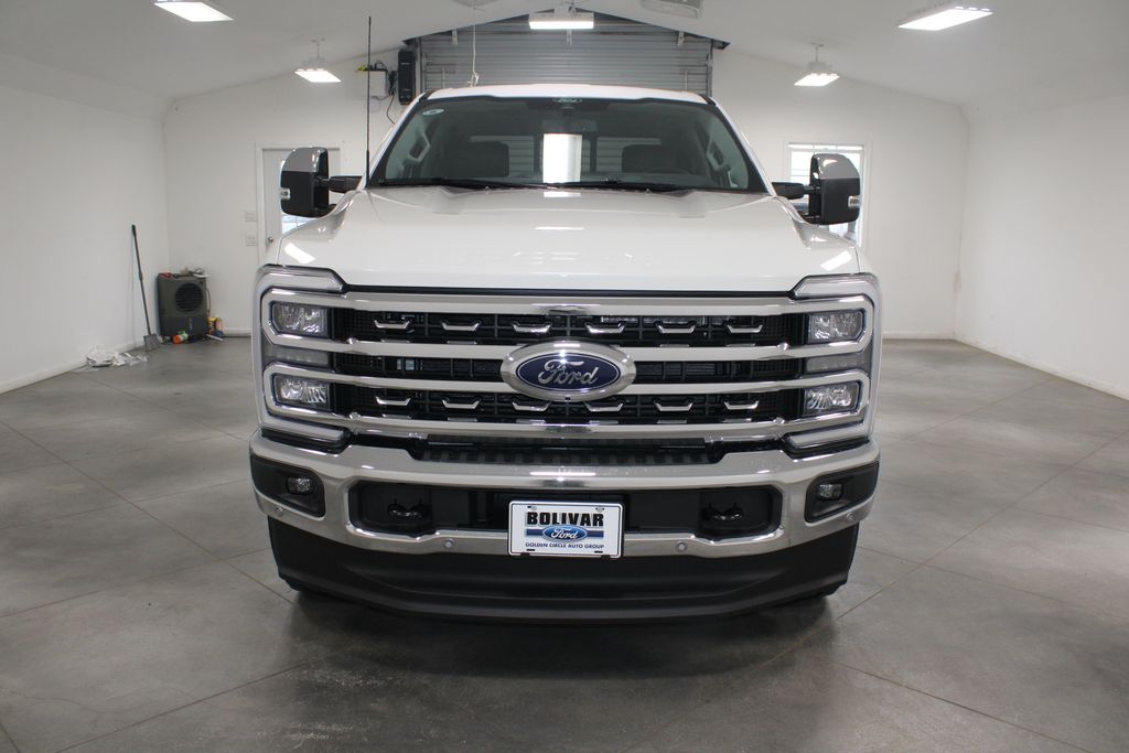 2025 Ford F-350 Lariat photo 2