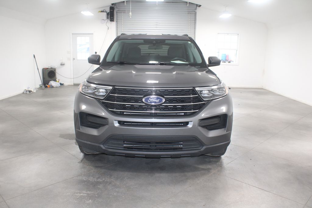 2021 Ford Explorer XLT photo 2