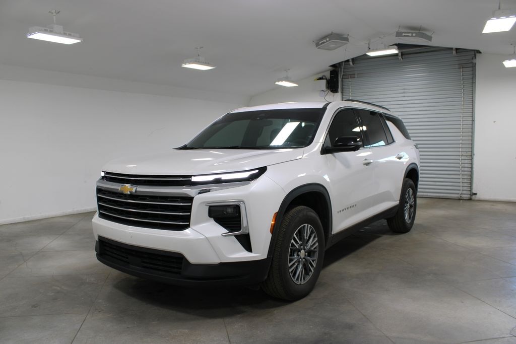 Used 2024 Chevrolet Traverse LT SUV