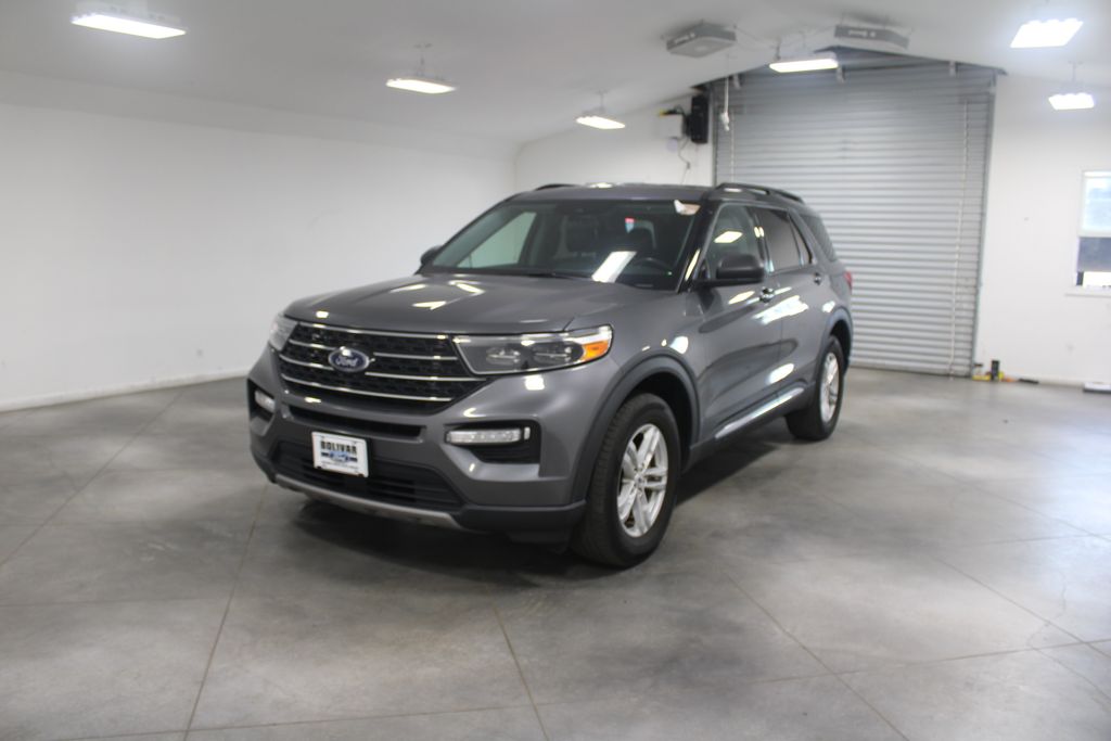 2022 Ford Explorer XLT photo 3