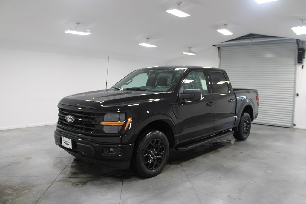 2025 Ford F-150 XLT photo 3