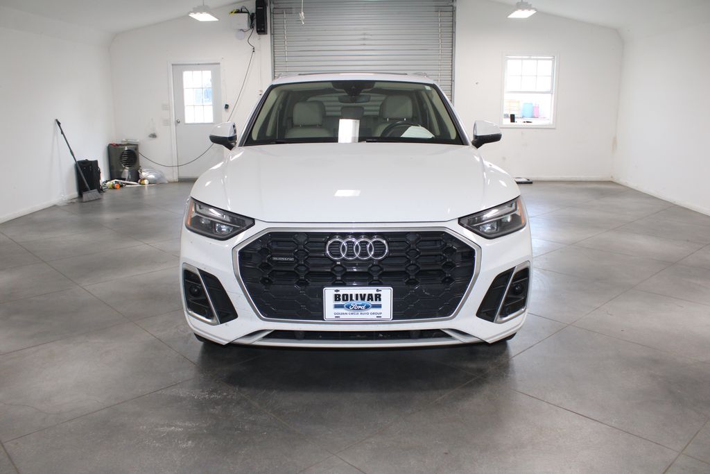 2022 Audi Q5 45 S line Premium Plus photo 2