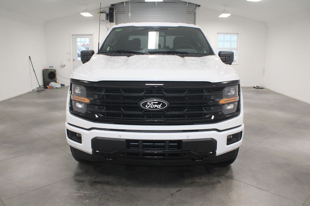 2025 Ford F-150 XLT photo 2