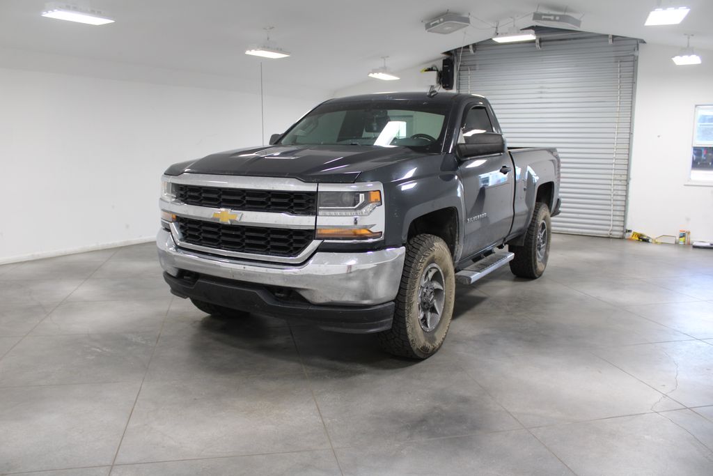 2017 Chevrolet Silverado 1500 LS photo 3