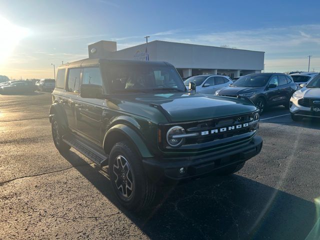 2025 Ford Bronco 4-Door Outer Banks's photo