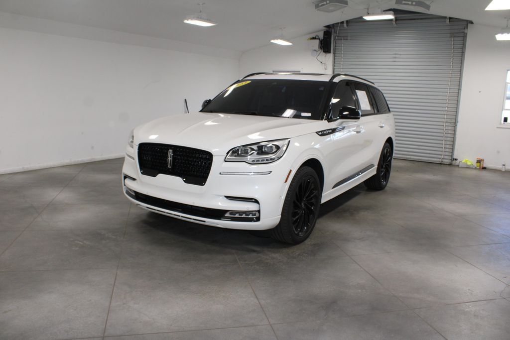 2023 Lincoln Aviator Black Label photo 3
