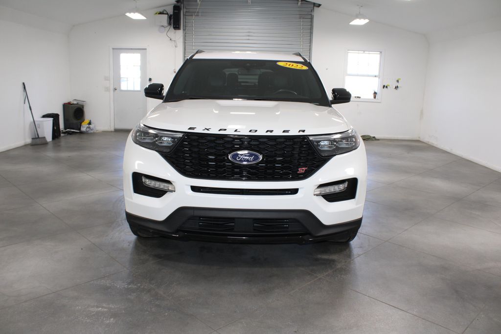 2022 Ford Explorer ST photo 2