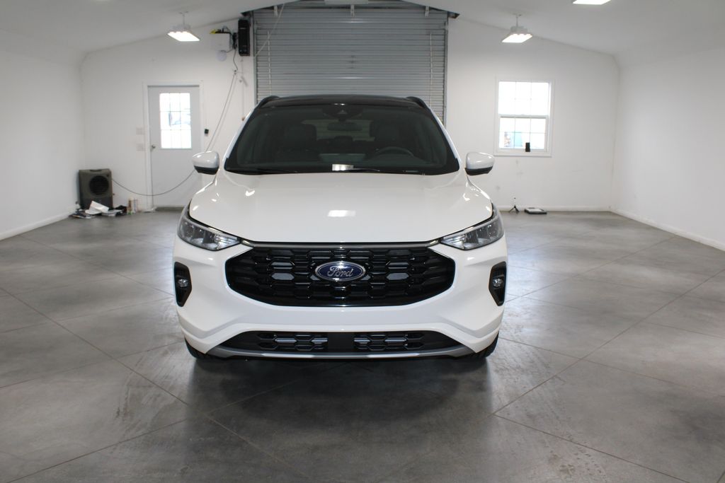 2024 Ford Escape ST-Line Select photo 2