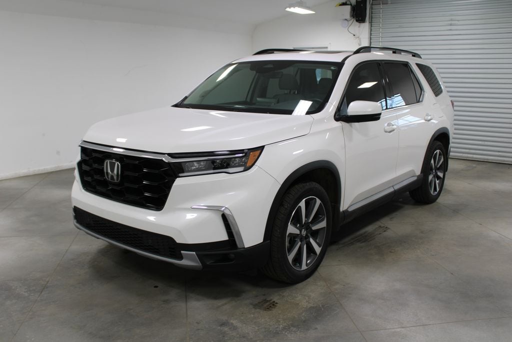 Used 2025 Honda Pilot Touring SUV