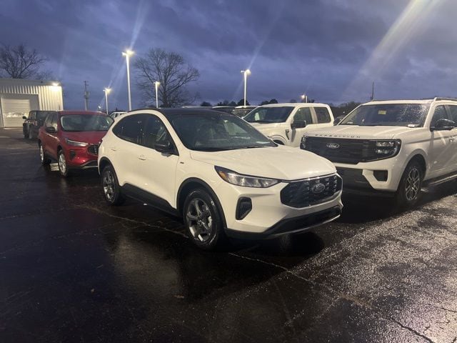 2026 Ford Escape ST-Line's photo