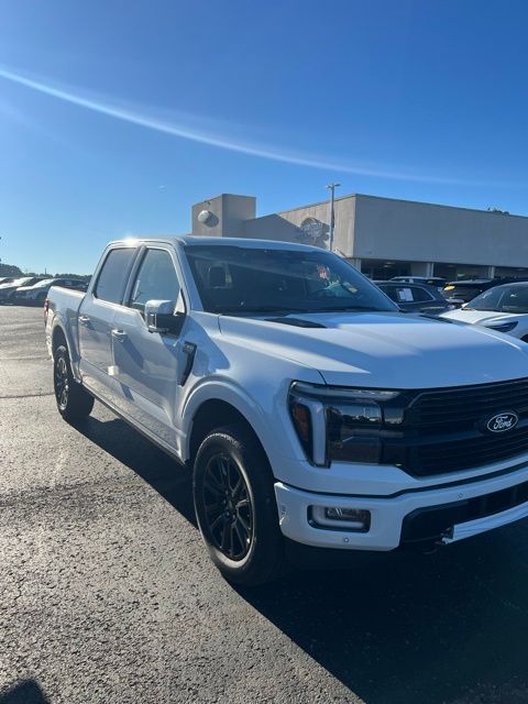 2025 Ford F-150 Platinum's photo
