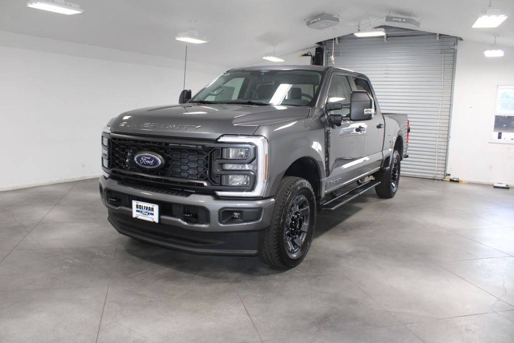 2025 Ford F-250 photo 3