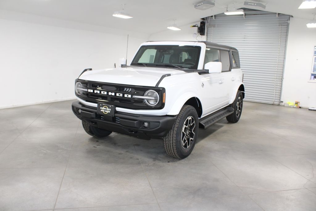 New 2025 Ford Bronco Outer Banks SUV