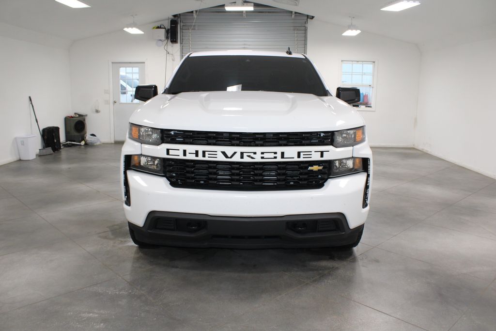 2021 Chevrolet Silverado 1500 Custom photo 2