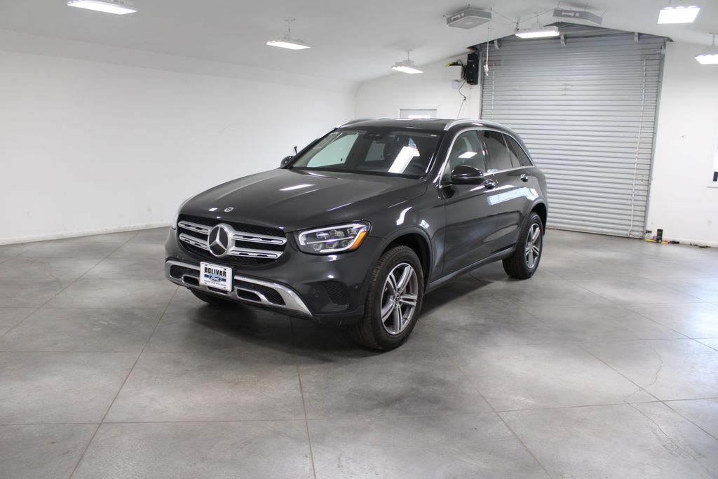 2022 Mercedes Benz GLC 300 photo 3