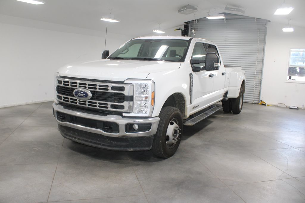2024 Ford F-350 photo 3