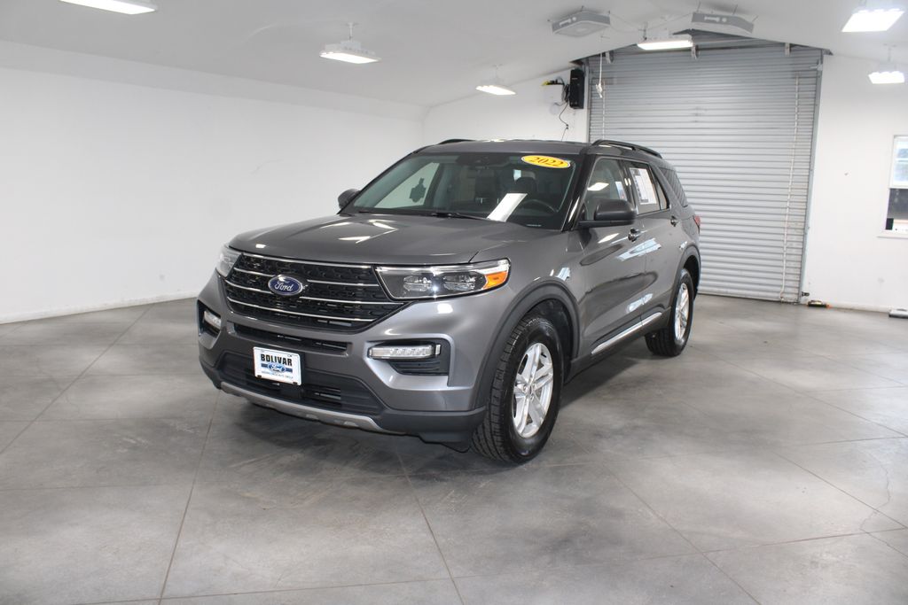 2022 Ford Explorer XLT photo 3