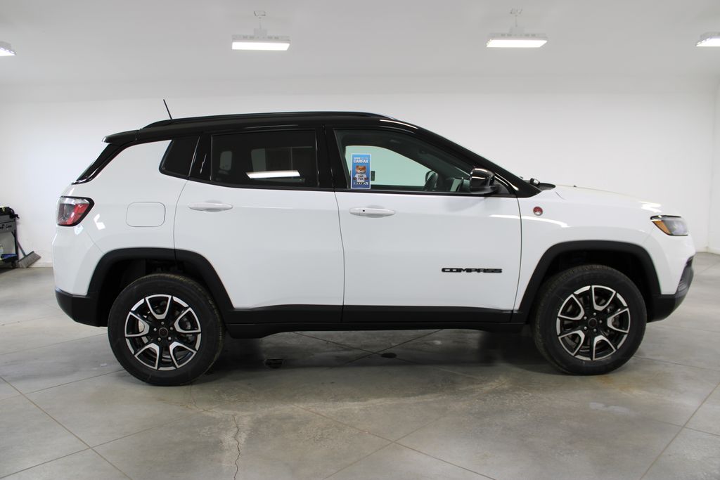 2025 Jeep Compass Trailhawk - Photo 11