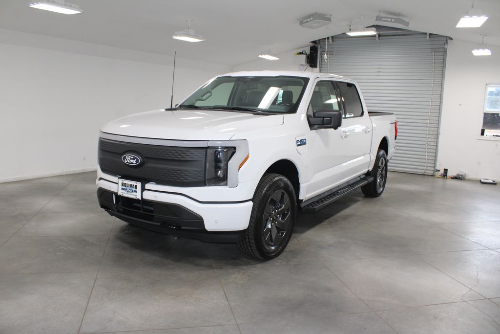 2025 Ford F-150 Lightning photo 3