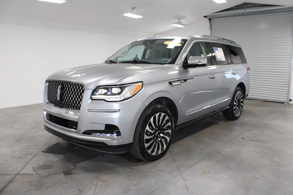 2024 Lincoln Navigator Black Label photo 3