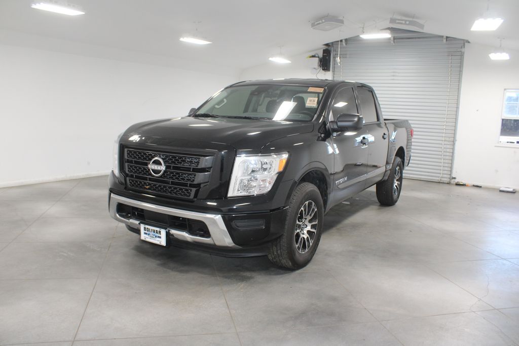 2024 Nissan Titan SV photo 3