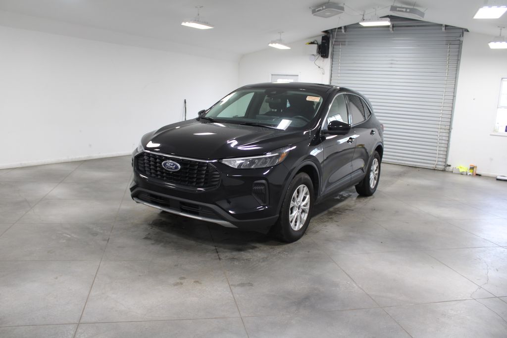 2023 Ford Escape Active photo 2
