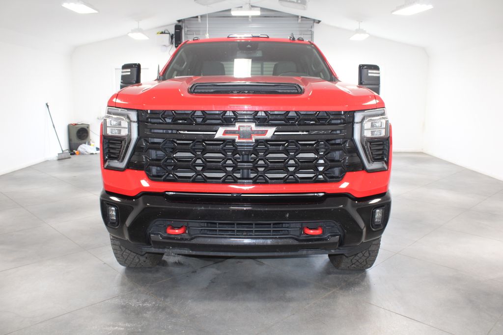 2024 Chevrolet Silverado 2500HD ZR2 photo 2