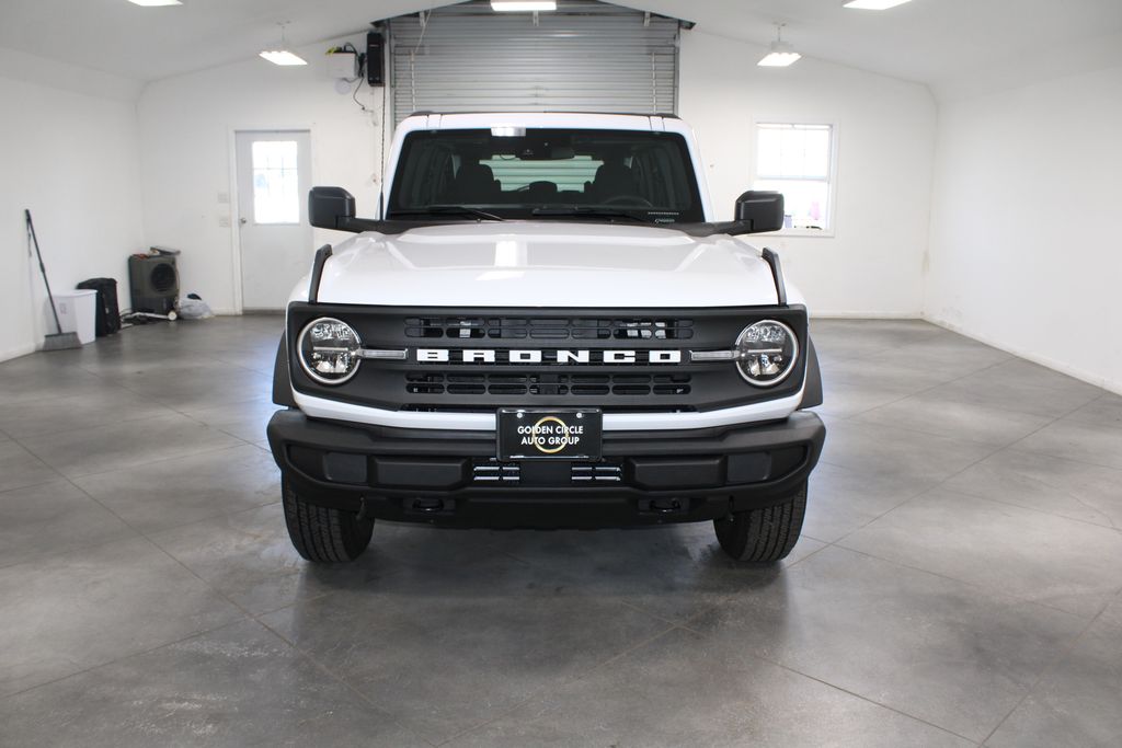 2025 Ford Bronco Base photo 2
