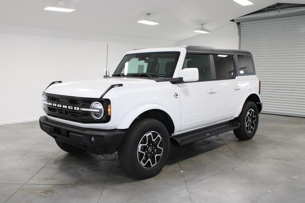 New 2025 Ford Bronco Outer Banks SUV