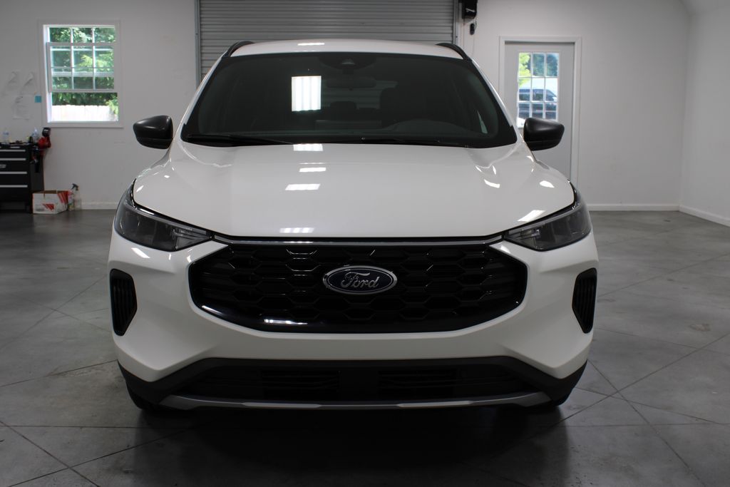 2025 Ford Escape ST-Line photo 3