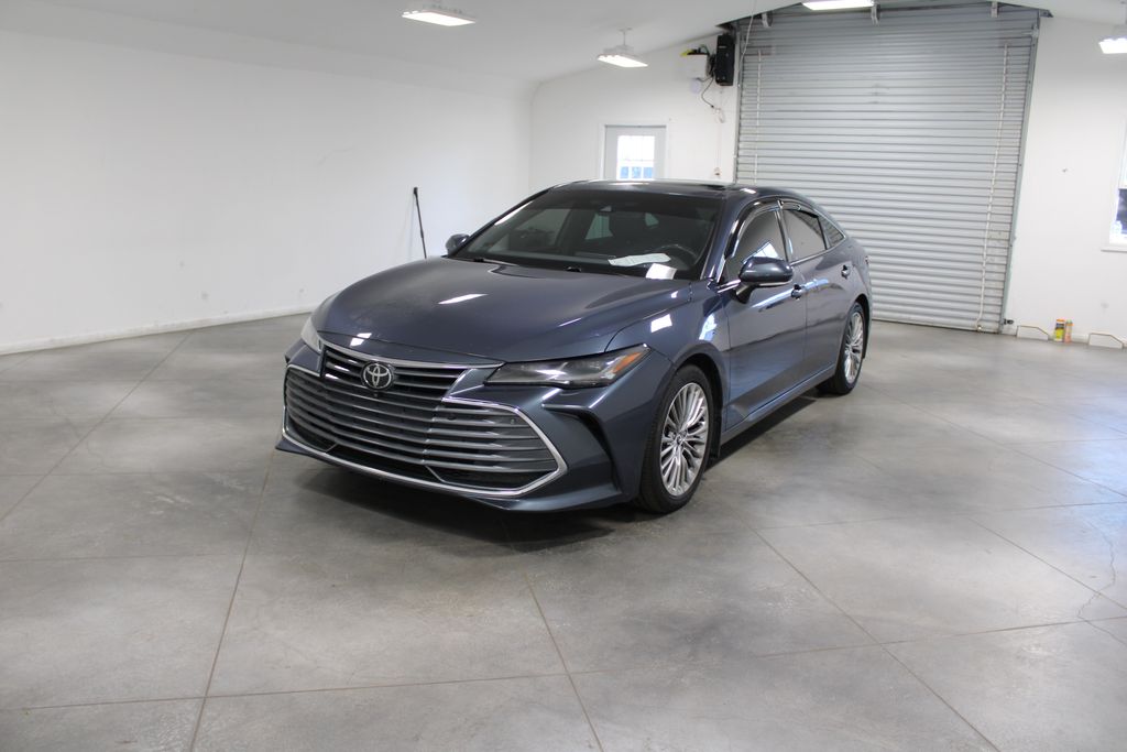 2020 Toyota Avalon Limited photo 3