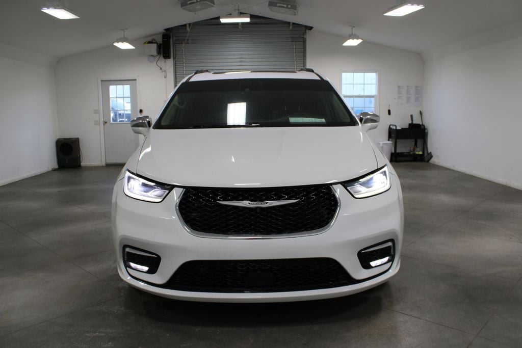 Certified 2022 Chrysler Pacifica Limited Minivan/Van