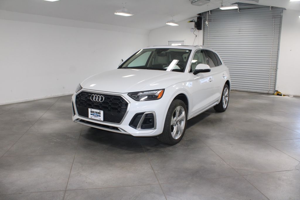 2022 Audi Q5 45 S line Premium Plus photo 3
