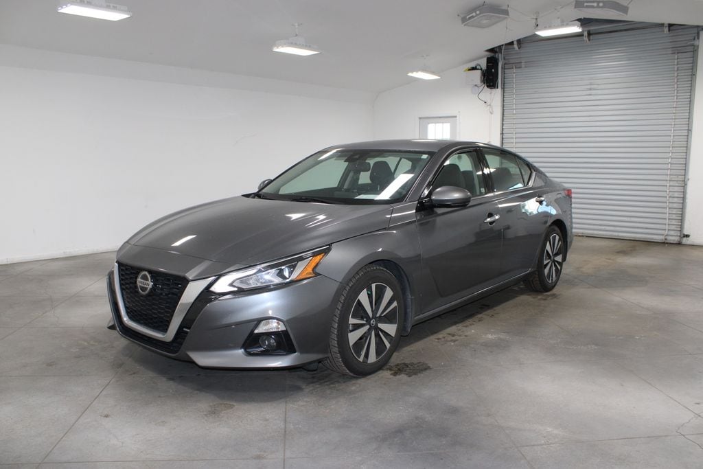 Used 2019 Nissan Altima 2.5 SV Sedan